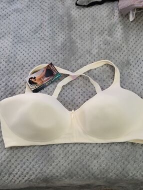 Vanity Fair Smooth Light Cream Molded T-Shirt Bra 40D